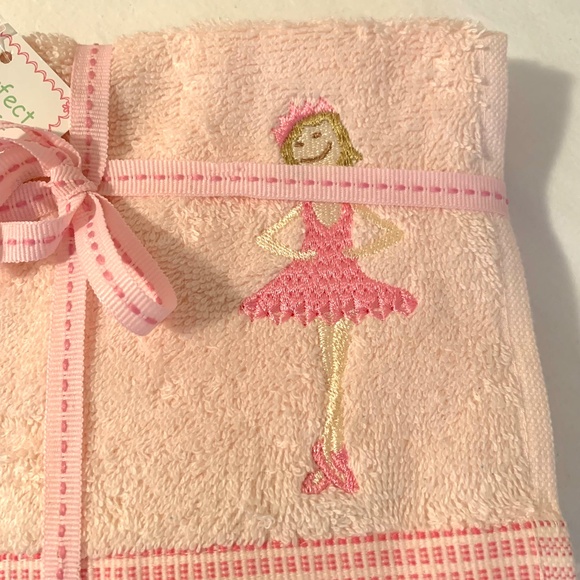 Ballet Bath Towel Soap Dish Set With Photo/ Mirror Keychain - Picture 8 of 16